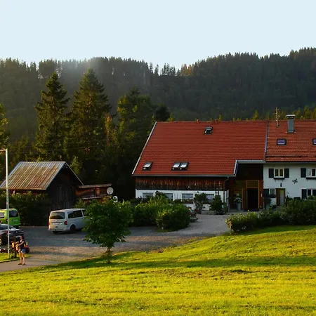 Am Hof *